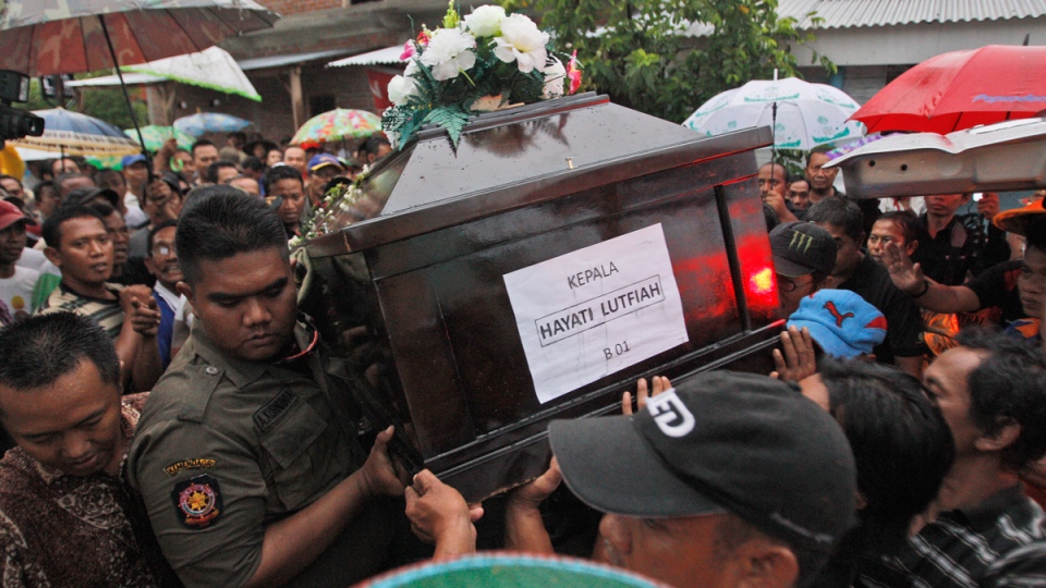 Weather worries remain as search for AirAsia plane continues | CTV.