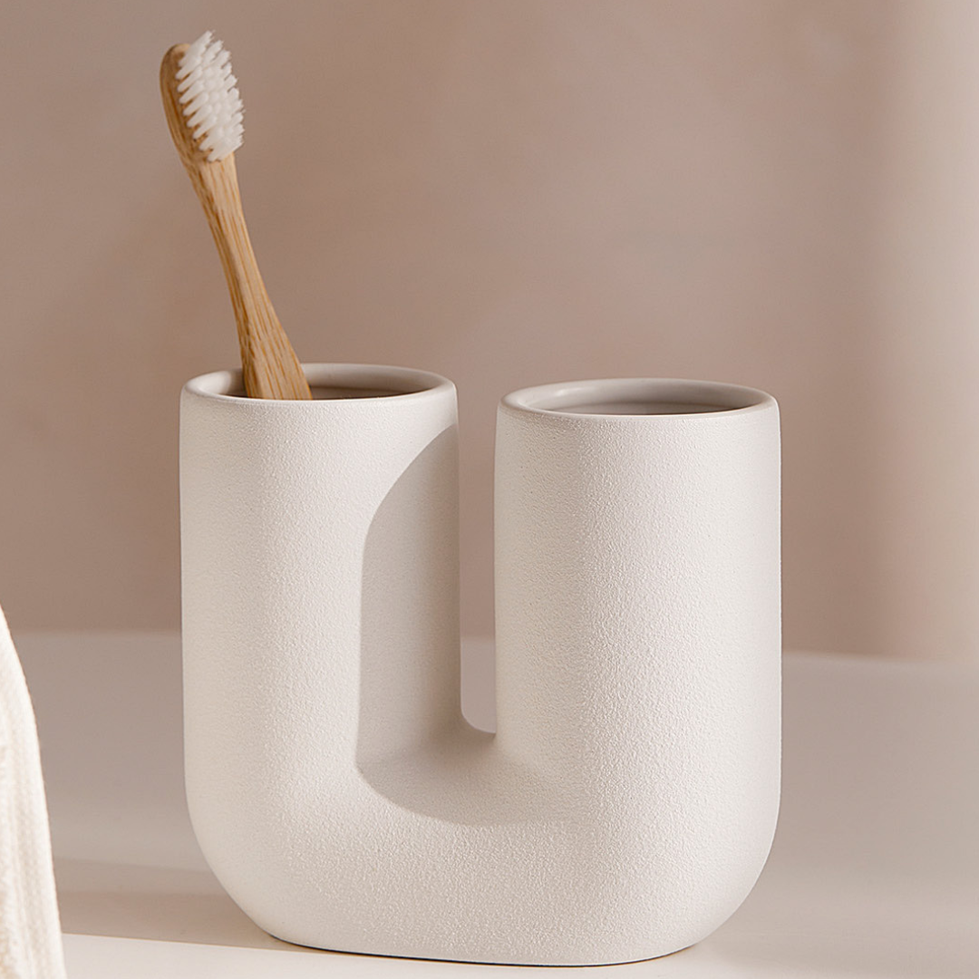 White cylindrical toothbrush holder, Simons Maison