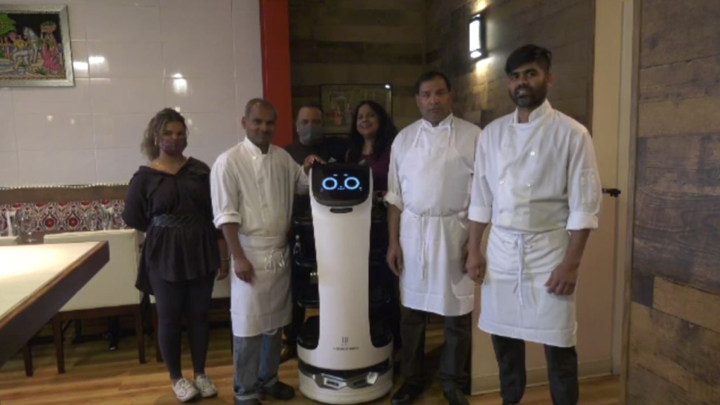 Robot server comes online at Victoria restaurant | CTV News