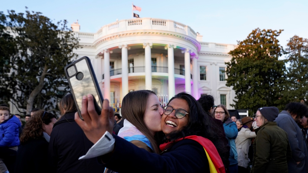 U.S. president signs gay marriage law | CTV News