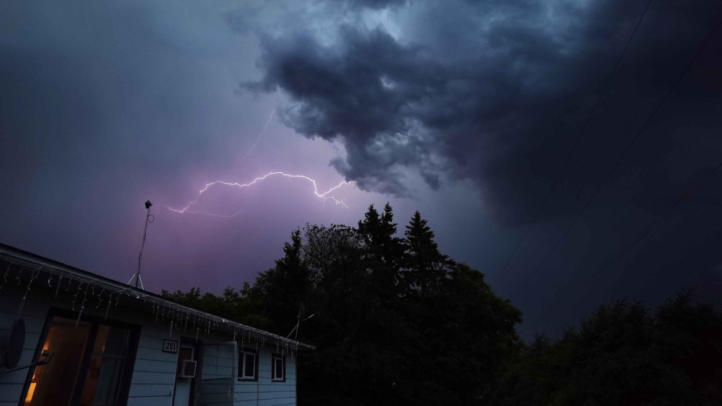 Storm brought baseball-sized hail, 90 km wind gusts to parts of Manitoba: ECCC