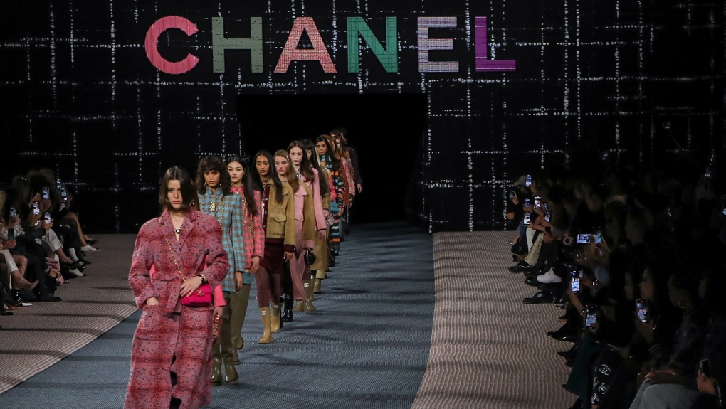 Fashion week: Chanel gets gently geometric | CTV News