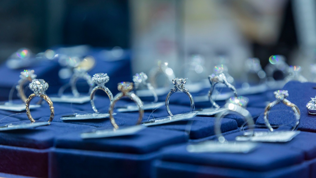 The Secrets To DE BEERS JEWELLERS' DIAMOND IS FOREVER - A Case Study