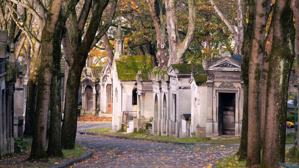 'Tombstone tourists' find the beauty and joy in cemetery visits
