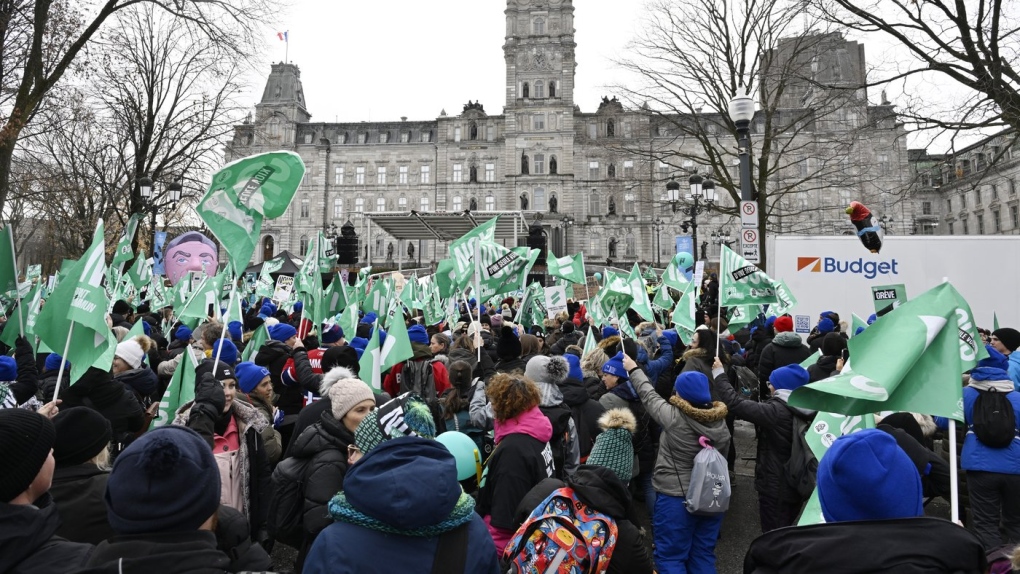 Nurses, health workers set to join other Quebec public sector workers on picket lines