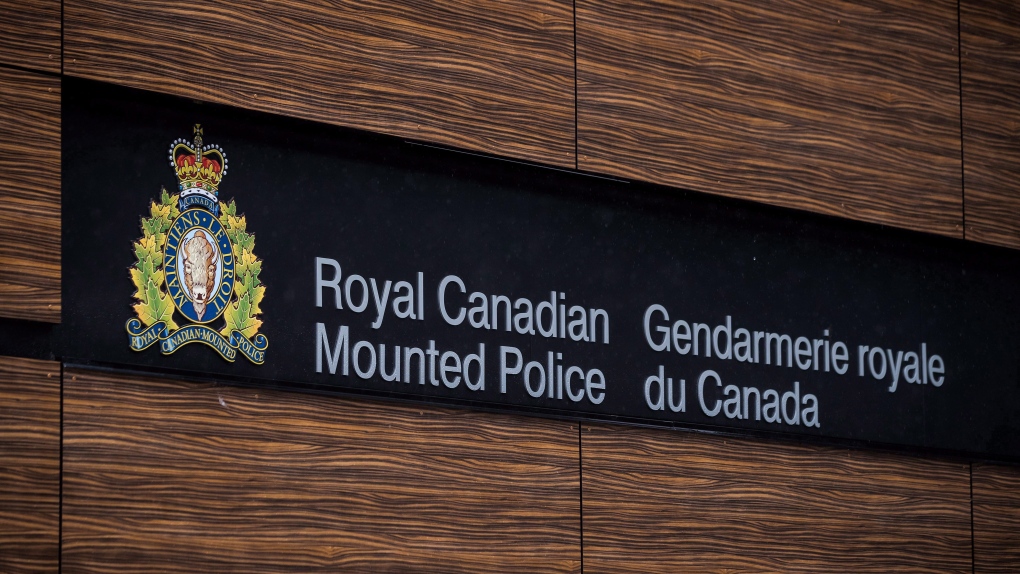 Witnesses sought after man arrested for impersonating police officer in Comox Valley
