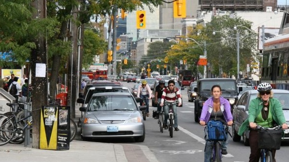 Cycle track construction begins in downtown Toronto | CTV News