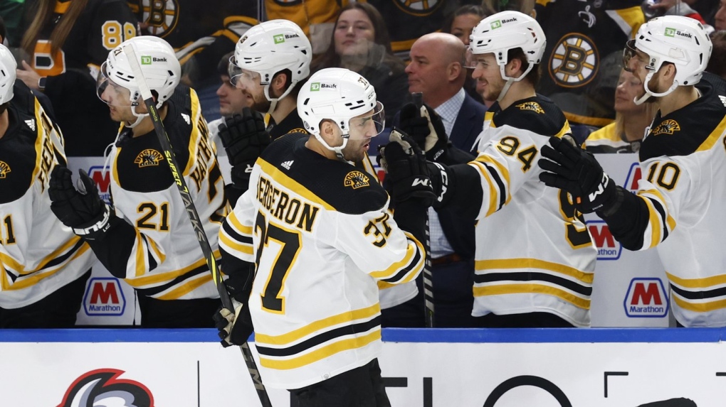 Linus Ullmark earns NHL-best 19th win, leads Boston Bruins past