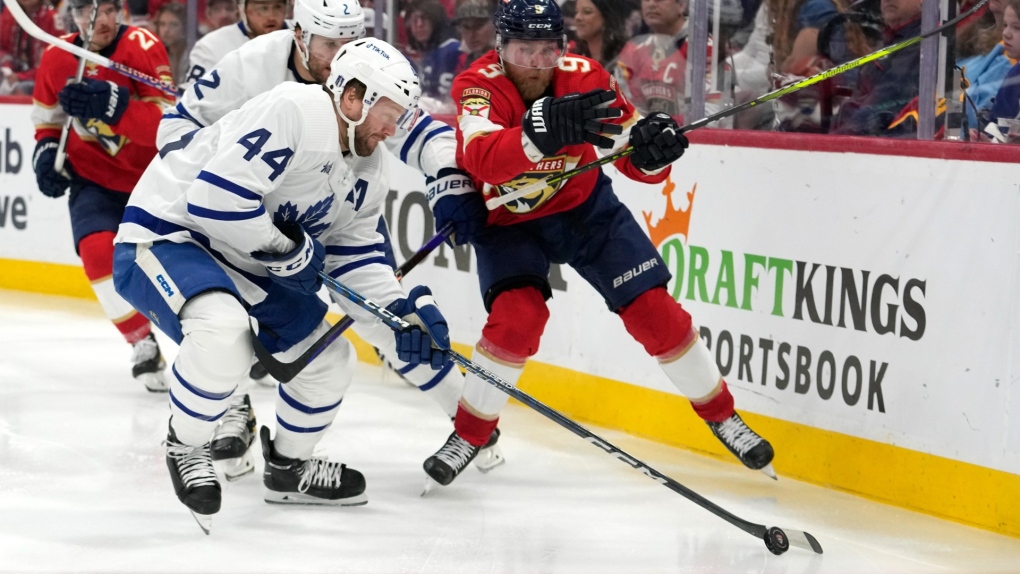 NHL playoffs: Maple Leafs stay alive with greasy, gutsy Game 4 win