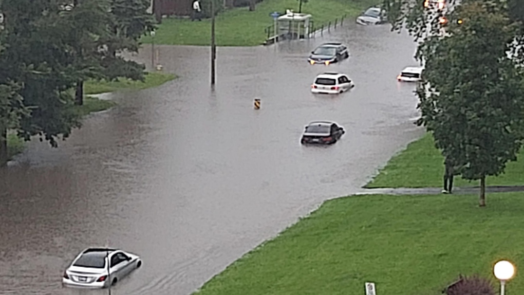 Ottawa sees 50-75 mm of rain in 90 minutes, flooding roads and properties