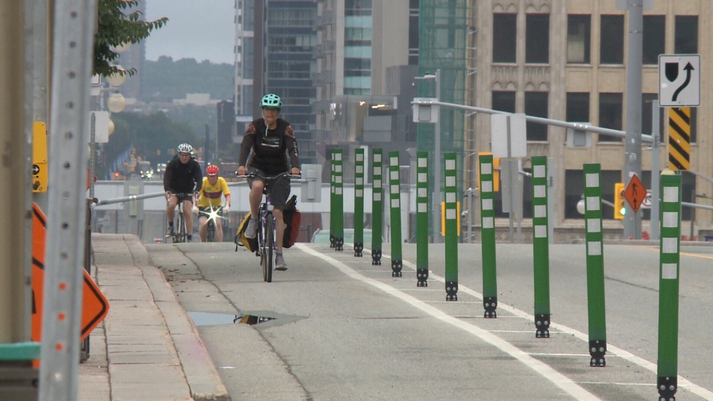 Fishing line strung across bike path a criminal act, Montreal police say