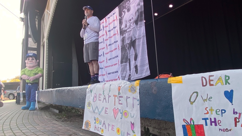 'Terry's legacy continues to inspire': Hundreds participate in 43rd Terry Fox Run in Winnipeg