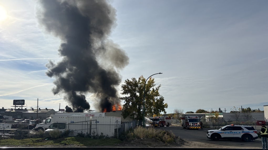 Angus Street fire produces pillar of black smoke, fire crews respond