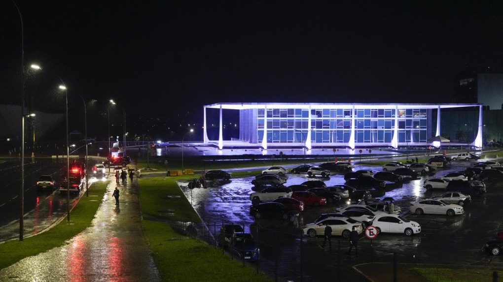 Brazil explosions outside Supreme Court leave one dead