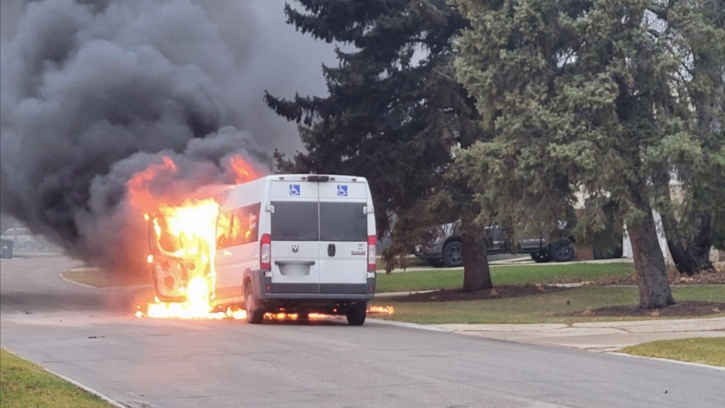 Winnipeg news: Driver rescues passengers from burning van