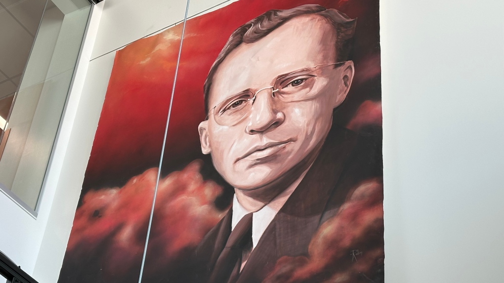 Saskatchewan art gallery hopes to find artist of pristine Tommy Douglas mural