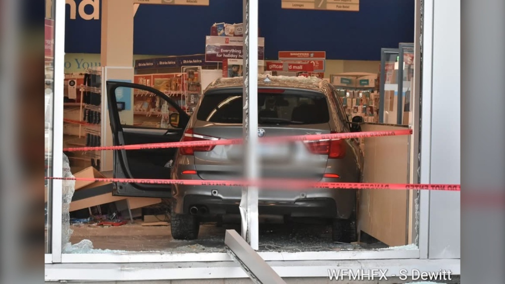 No one injured after vehicle crashes into Shoppers Drug Mart: N.S. RCMP