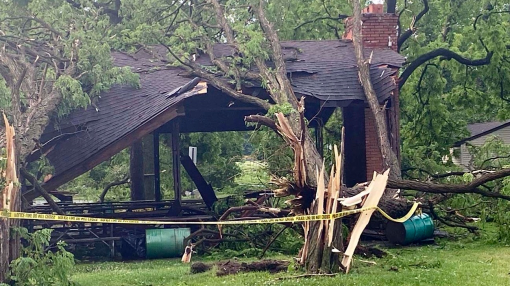 Michigan tornado: Toddler killed, mother injured