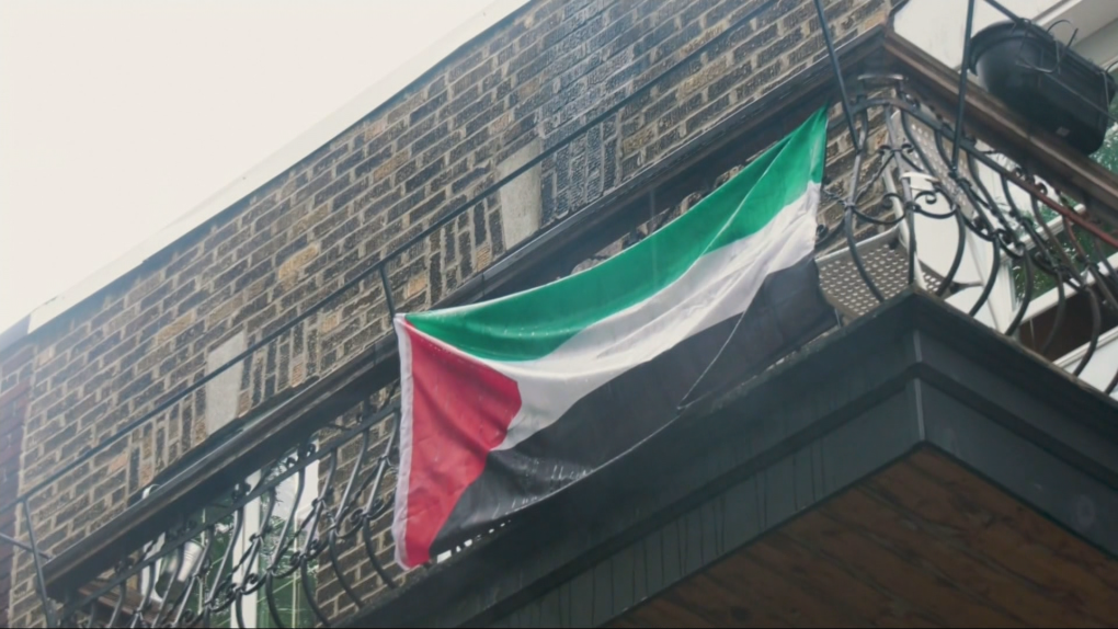 Montreal tenant ‘appalled’ after landlord orders removal of Palestinian flag