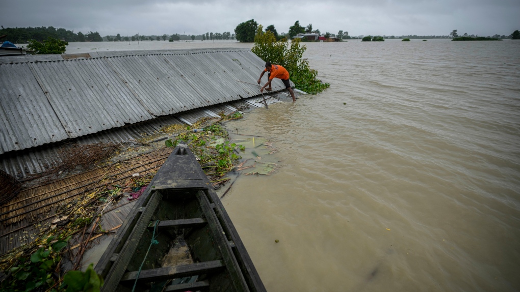 India floods: 16 killed by heavy rains