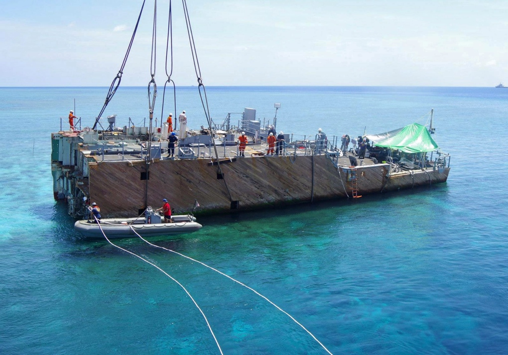 USS Guardian on the Tubbataha Reef