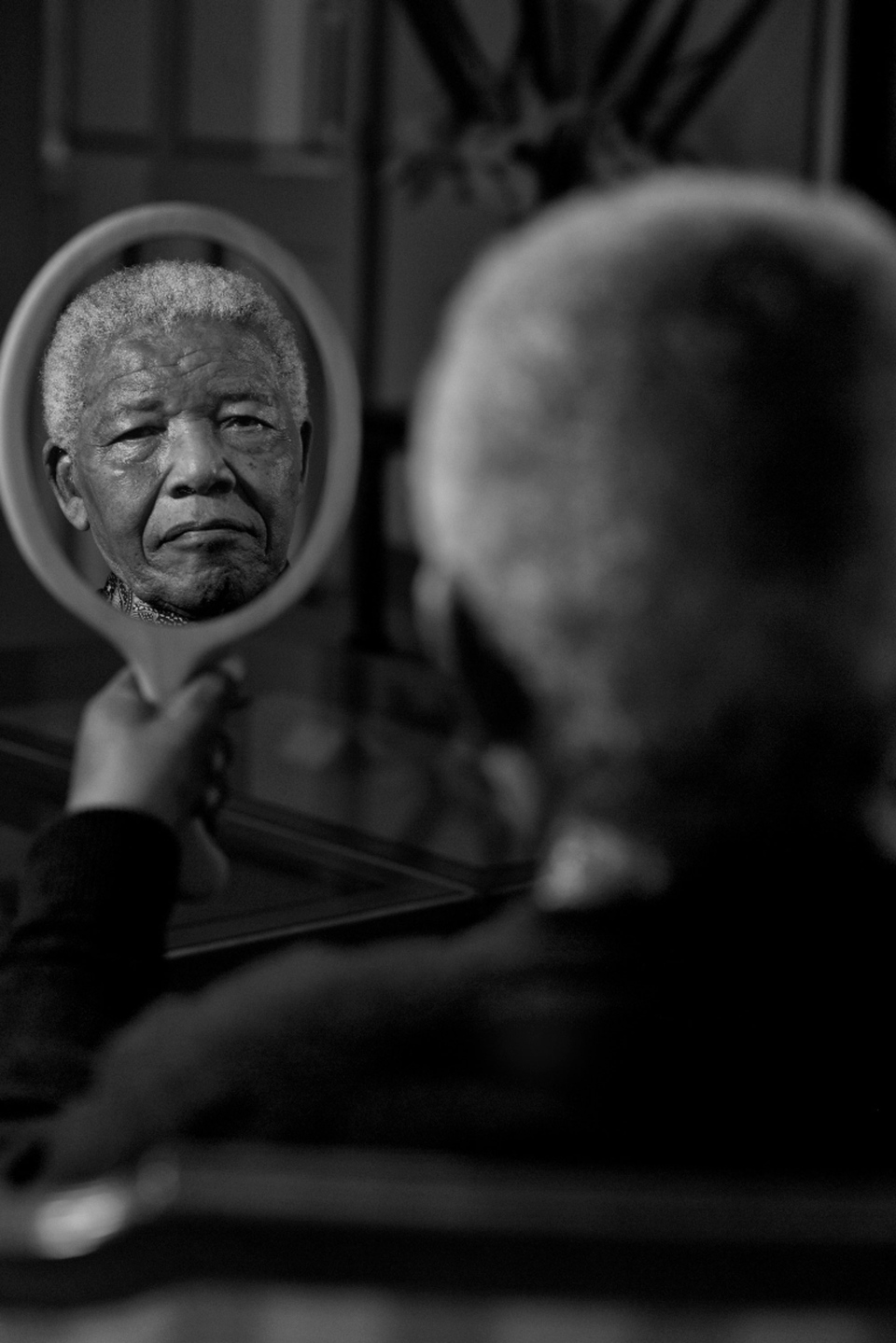 Nelson Mandela Photo Portrait Fetches 200k For Charity