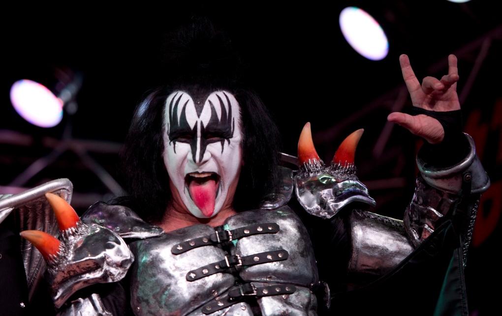 Gene Simmons of Kiss tries to copyright 'devil horns' hand gesture | CTV  News