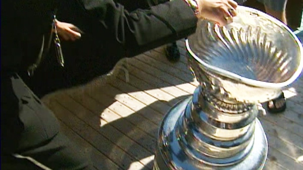 Stanley Cup takes tumble on Ryder trip