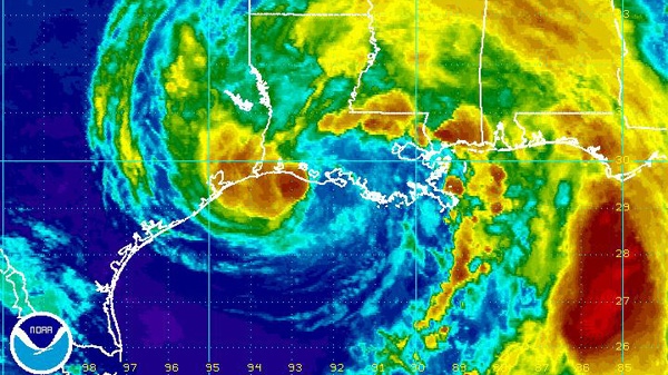 Lee crawls northward, off Louisiana coast | CTV News