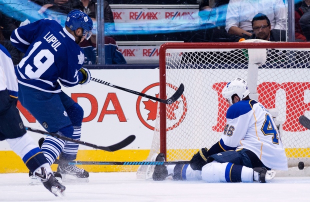 maple-leafs-lose-to-blues-fall-out-of-playoff-spot-as-losing-streak