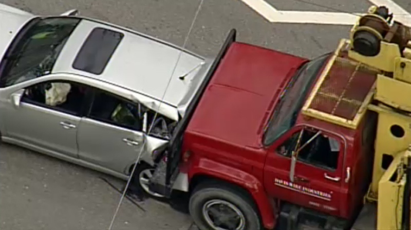 Spilled Truck Load Causes 8-vehicle Chain Reaction Crash | CTV News