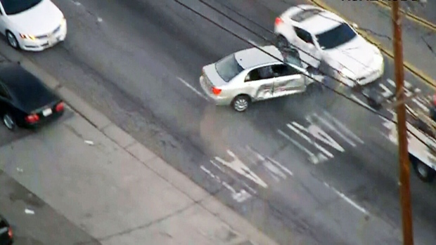 Police shoot gunman during wild Los Angeles car chase | CTV News