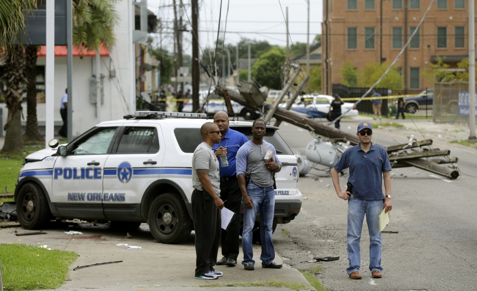 New Orleans Police Officer Killed While Transporting Suspect; Manhunt ...