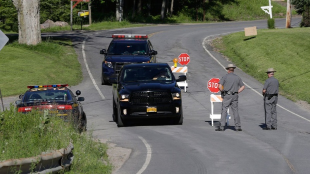 Manhunt Intensifies For Surviving New York Inmate After One Escapee Shot Dead Ctv News 