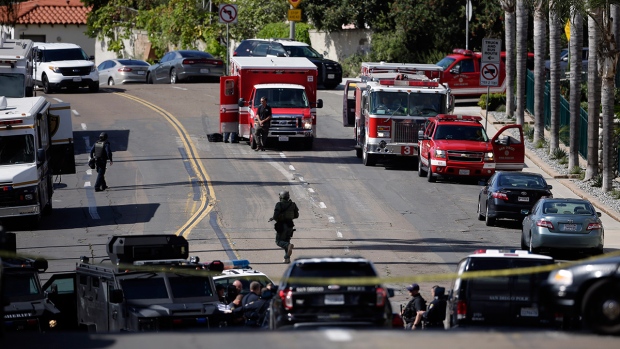 San Diego gunman surrenders after standoff at apartment complex | CTV News