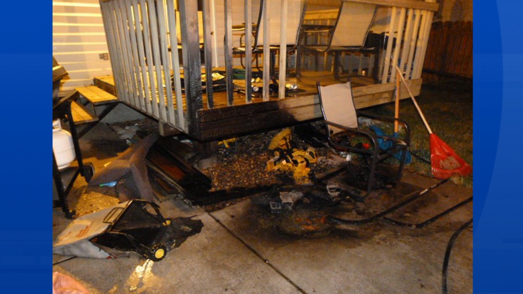 Deck fire causes $1000 in damage