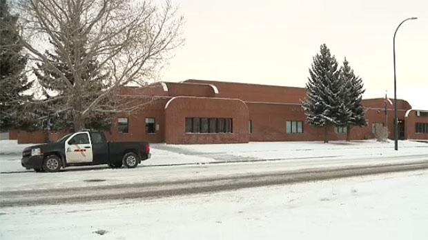 Hatchet seized, lockdown, Lethbridge school, lethb