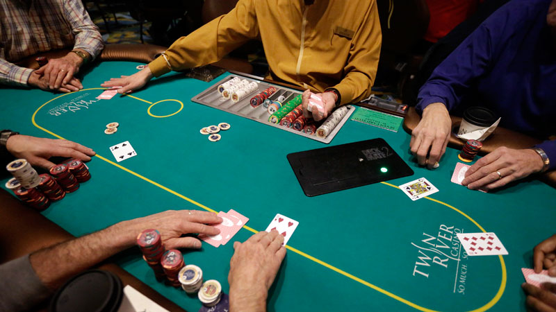 twin river casino poker