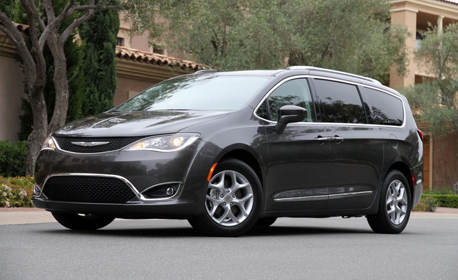 2017 Chrysler Pacifica sets a new benchmark for the minivan | CTV News