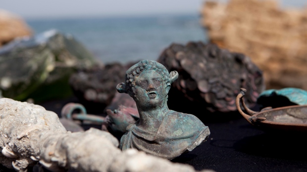 Israeli Divers Uncover Rare Trove Of Shipwrecked Roman Treasure | CTV News