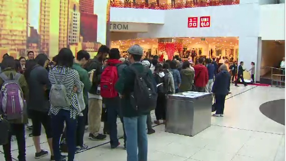 Uniqlo's first store in Canada attracts long lineups | CTV News