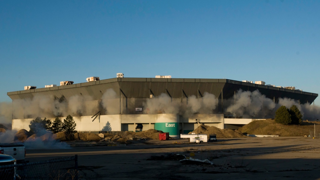 Demolition fails to bring down former home of Detroit Lions 