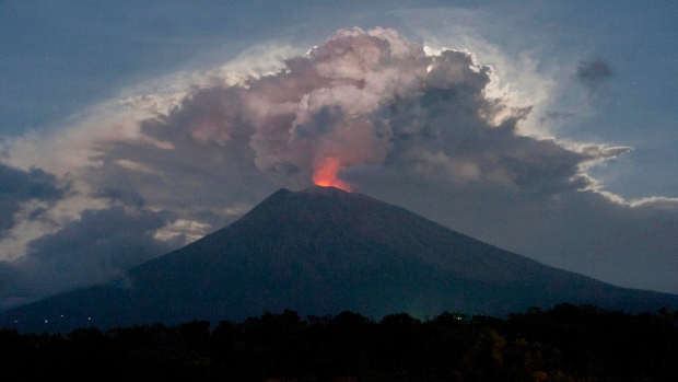 Bali volcano hurls lava in new eruption | CTV News
