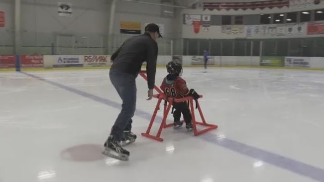 The two-stage glider is complete with a harness and handle, with a goal of helping little ones learn how to skate, while saving parents from a sore back.