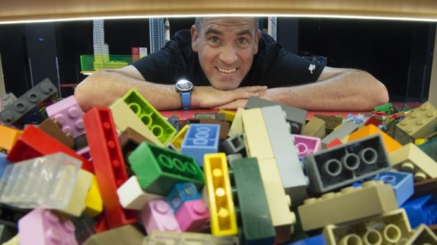 Professional Lego builder 'hasn't worn a tie for years' after giving up IT  job | News 9 On Time