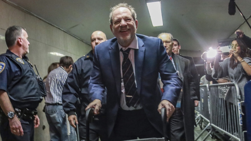 Harvey Weinstein leaves a Manhattan court