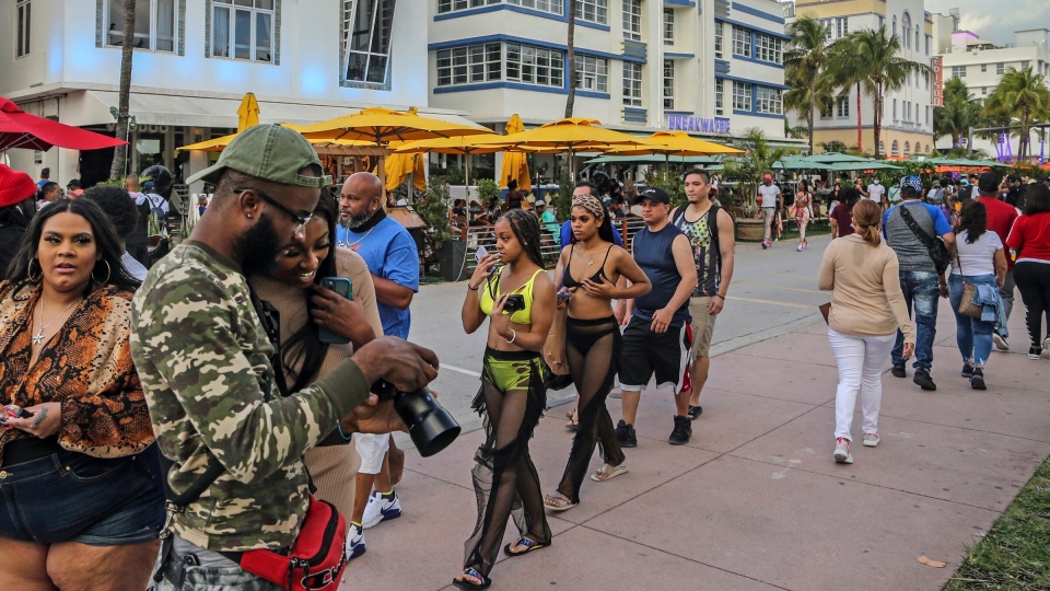 Miami sets earlier curfew after spring break crowds, fights | CTV News