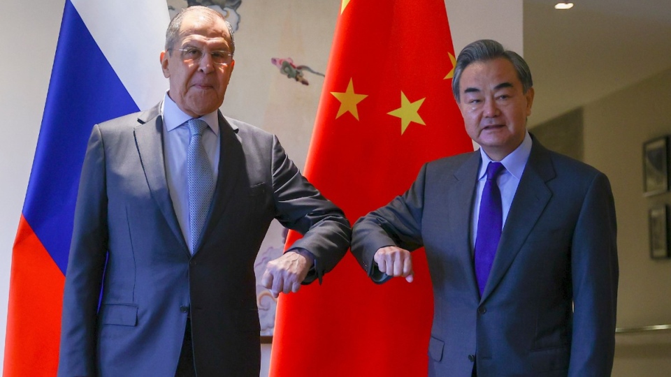 Sergey Lavrov, left, and Wang Yi in Guilin, China