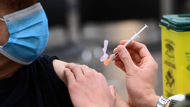 Coronavirus: How Twitter Accounts Help Canadians Find Vaccine Reservation