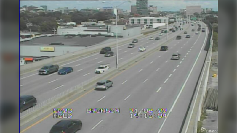 Highway 417 at Bronson Avenue. (Photo courtesy: Ministry of Transportation)
